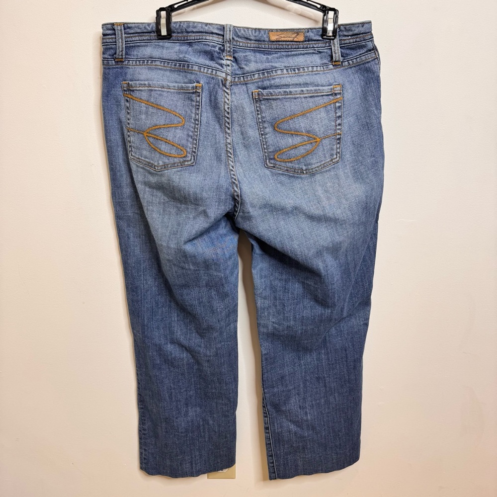 Relaxed Fit Blue Jeans - Picture 2 of 3